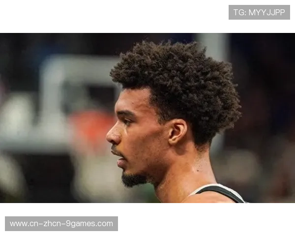 文班亚马伤病历史引担忧，健康状态下攻防效率获认可